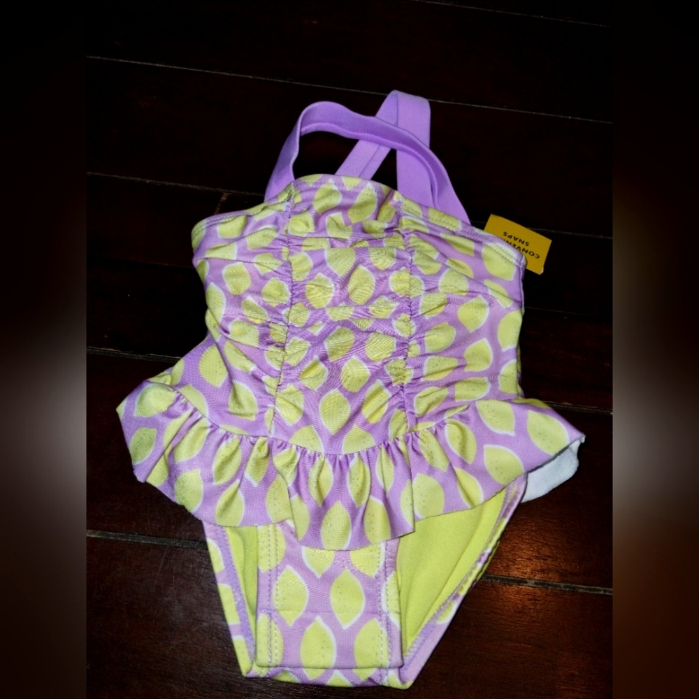 Baby girl Cat & Jack swimsuit sz 0-3 months. So cute!!